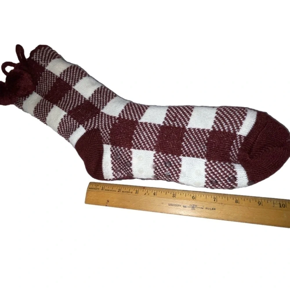 Bass Pro Shops Red Plaid Comfy Checkered Natural Reflections w. Pom Poms Fluffy